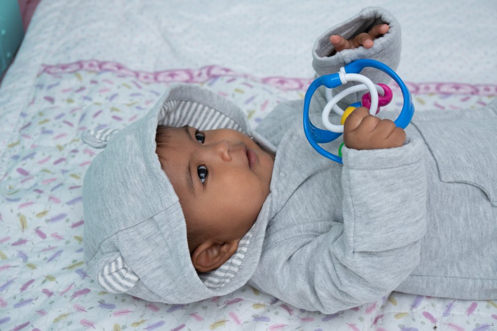 How to Dress Your Baby for Different Weather Conditions