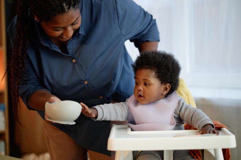 How to Select the Best Baby High Chair for Mealtime